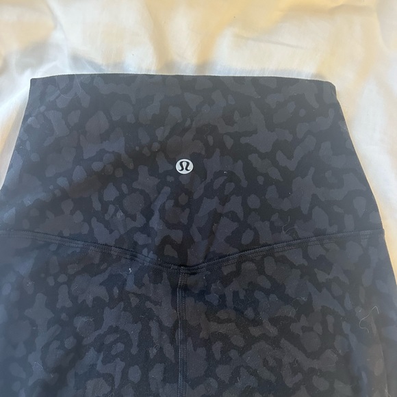 Lululemon Sz 2 spotted Align leggings 28” - Picture 3 of 4